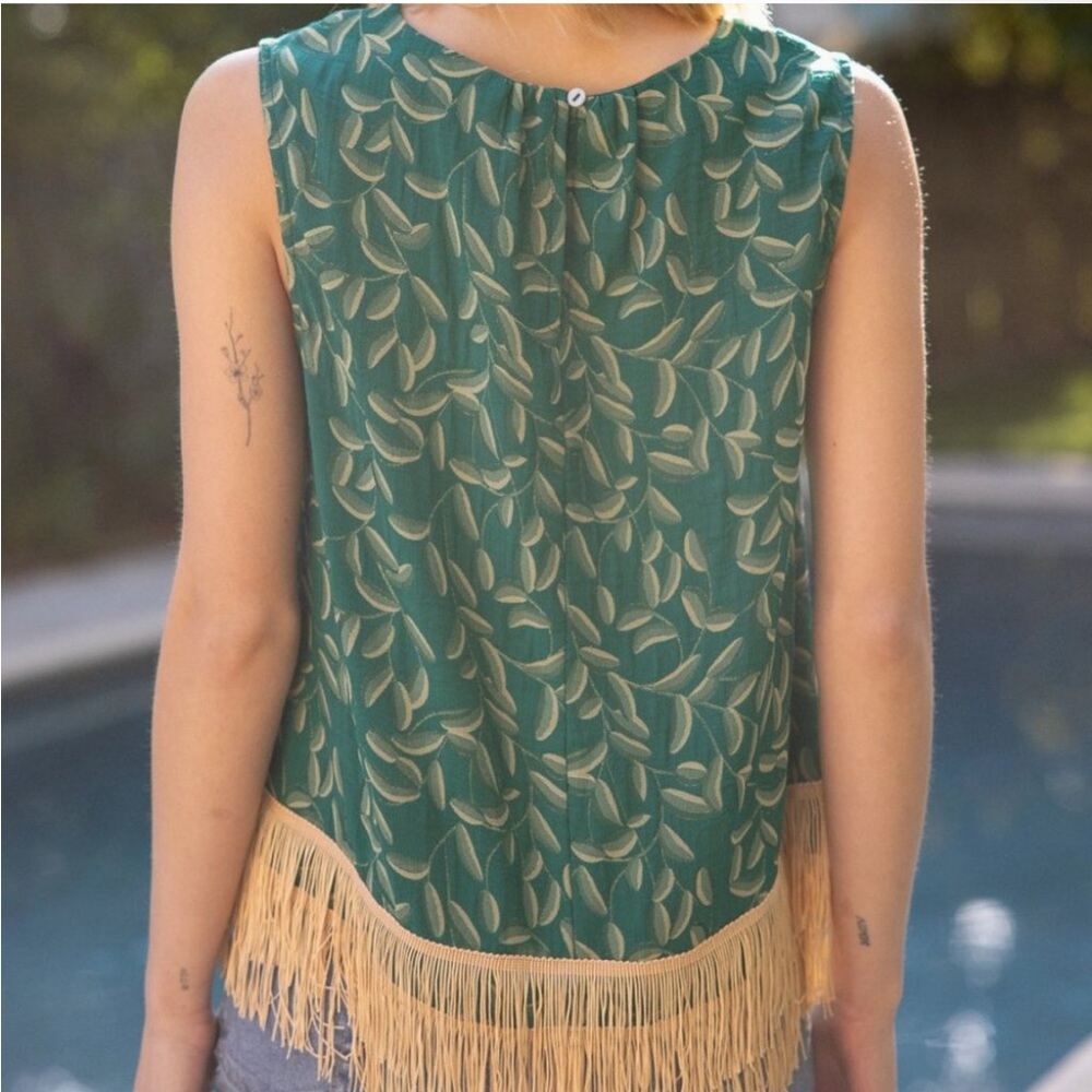 NWT Leaf Fringe Bottom Top - Picture 2 of 5
